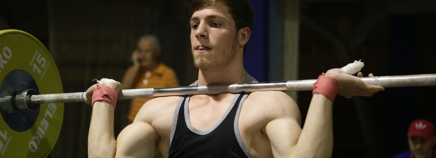 Чемпионат по пауэрлифтингу собрал в Новосибирске силачей со всей Сибири