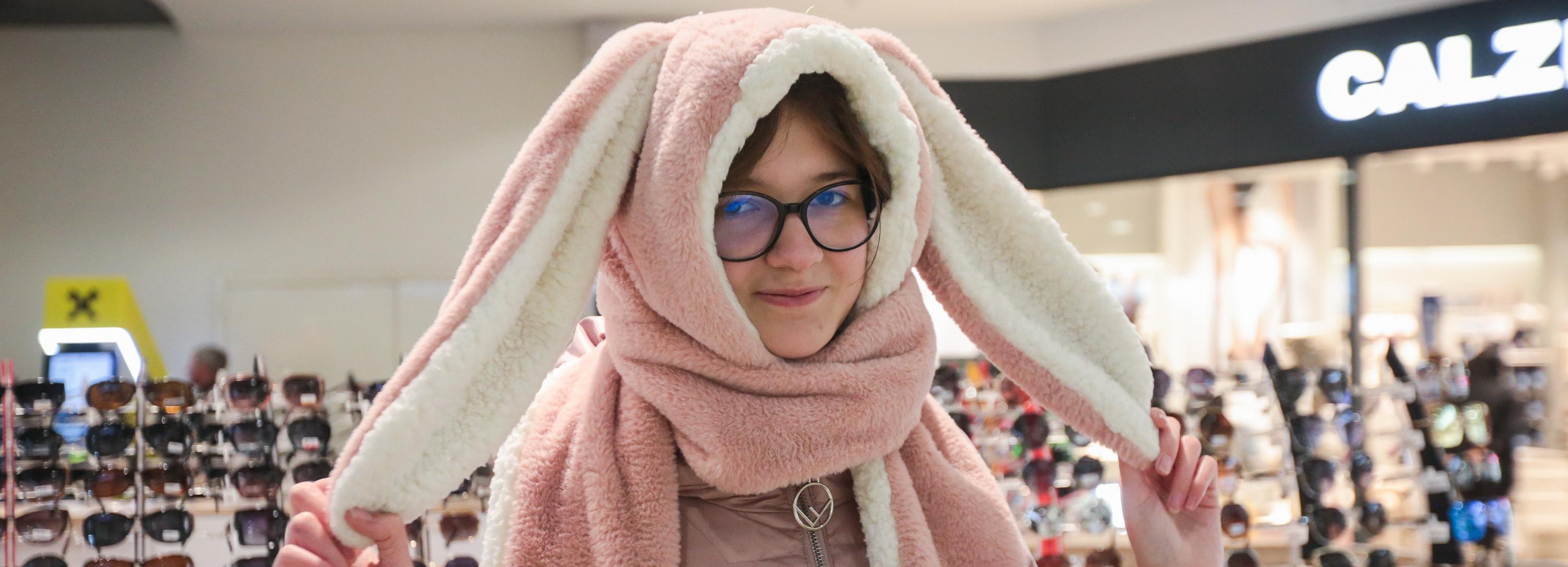 Перчатки-лапки, шлемы из синтепона и сумки из меха — утепляемся красиво