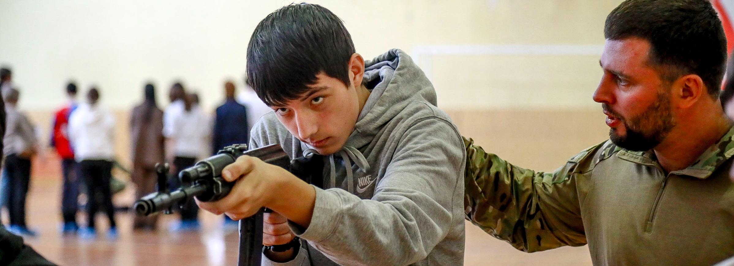 Полигон в «Тёплом доме»: дети осваивают азы военных профессий