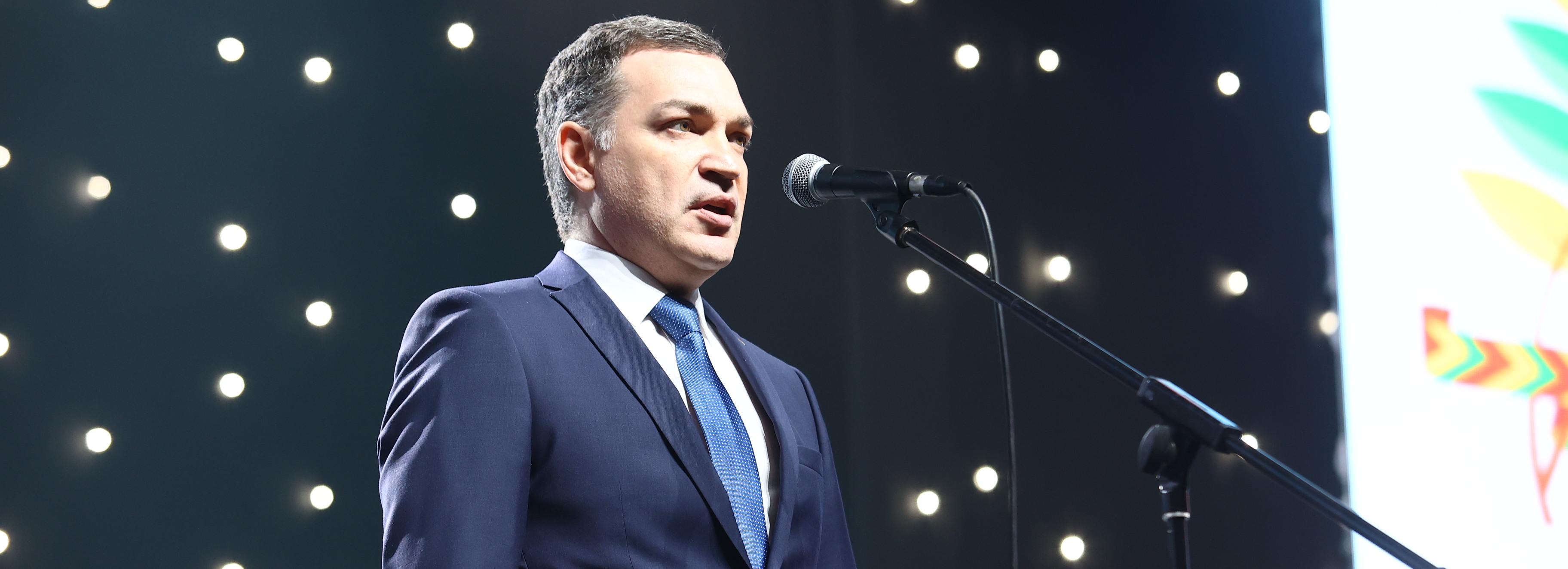 Мэр Кудрявцев поздравляет новосибирцев с Днём народного единства