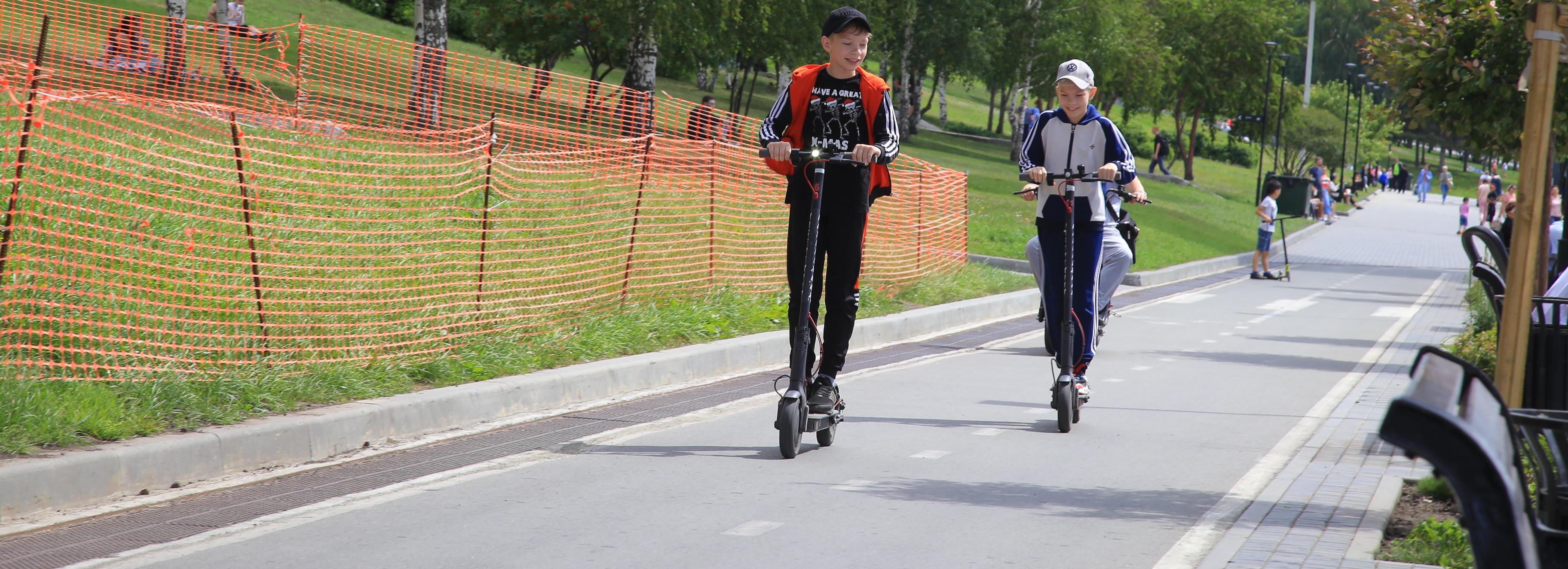 Обрывающиеся велодорожки Новосибирска обсудили в «Книжном шкафу»