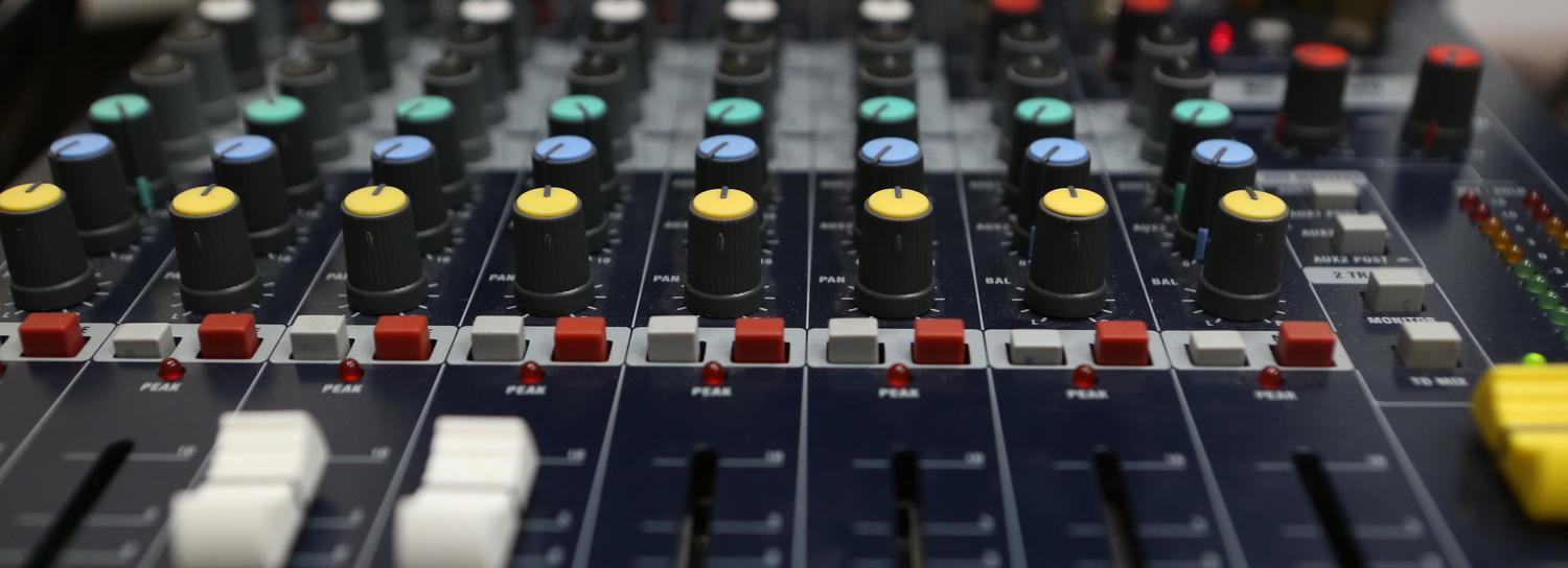 Как избежать мошенников — советы юриста и психолога слушайте на Горволне