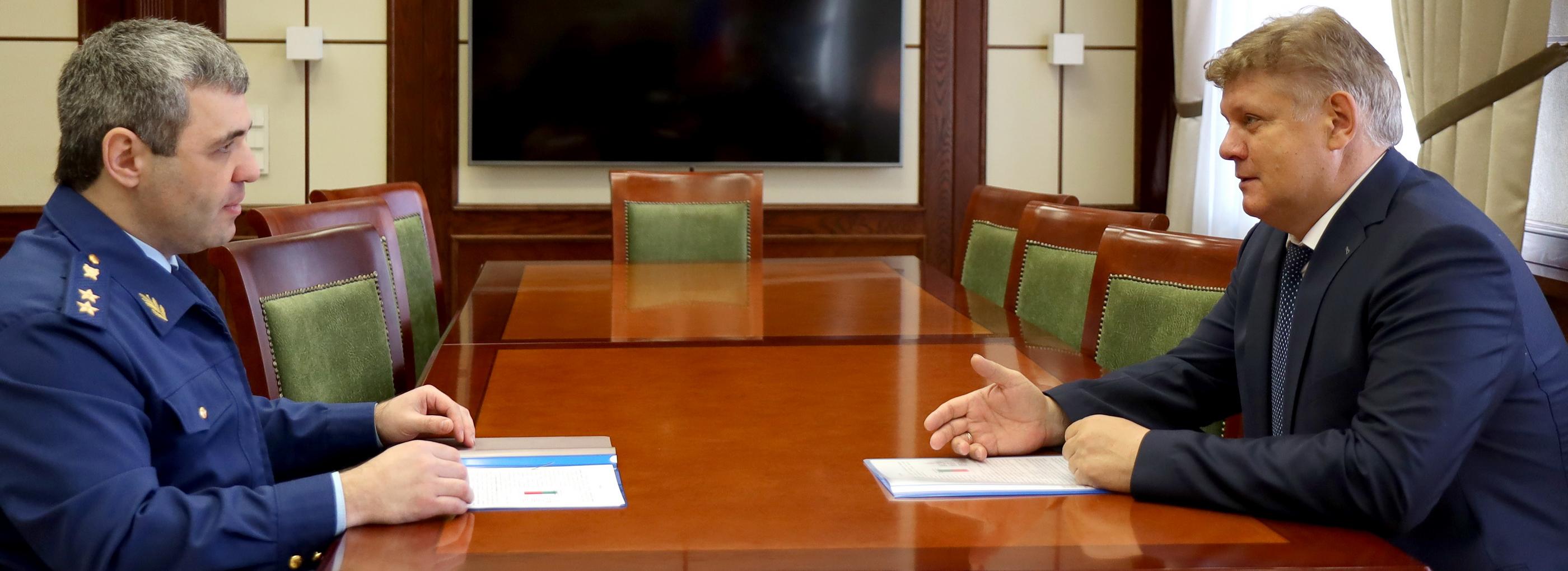 Полпред Серышев провёл рабочую встречу с прокурором Новосибирской области