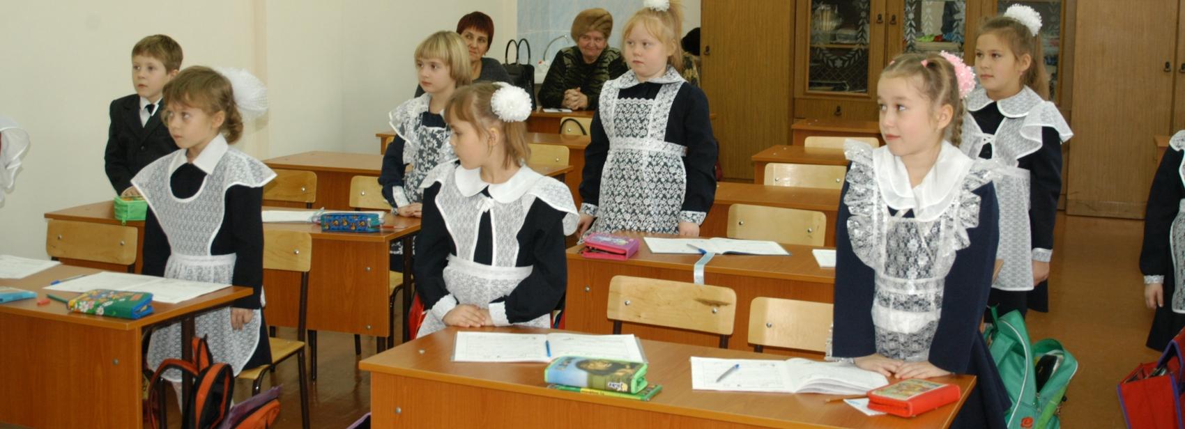 В «лодочках» и с причёской: известные новосибирцы вспоминают учителей