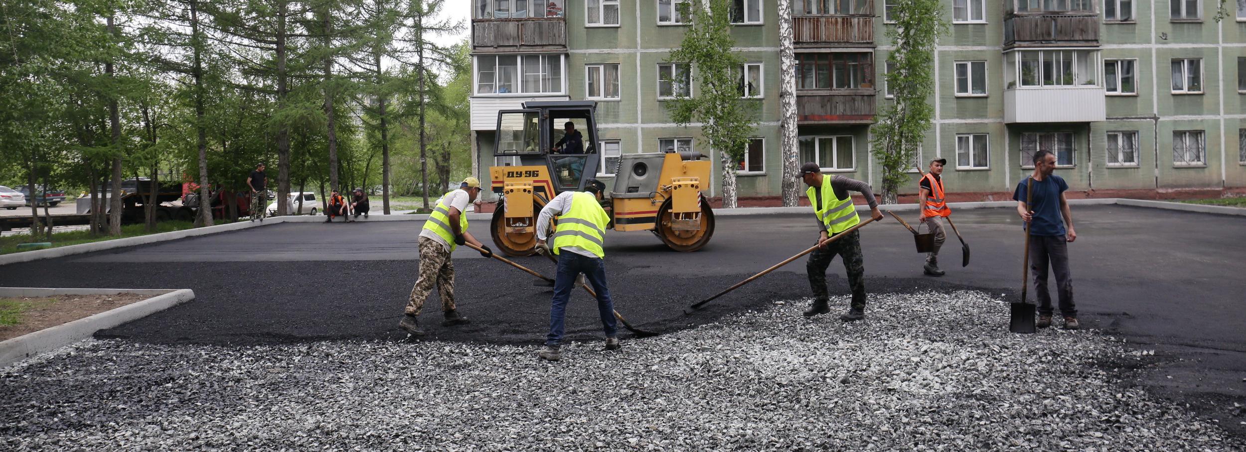 Больше 200 дворов благоустроят в Новосибирске этим летом