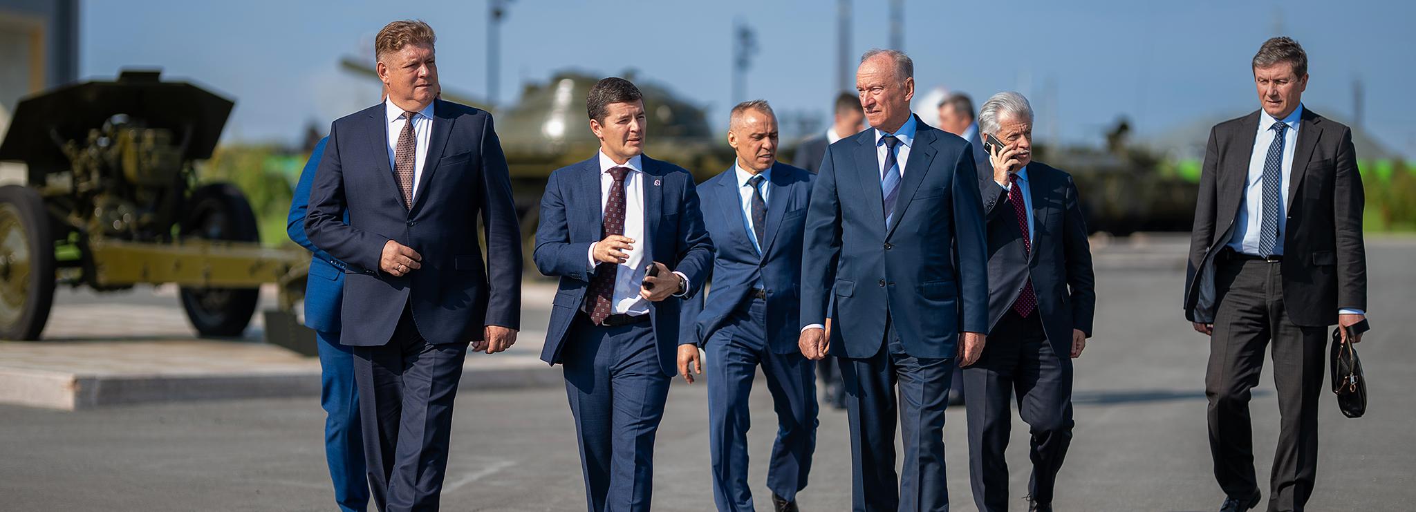 Полпред обсудил развитие Обь-Иртышского бассейна внутренних водных путей