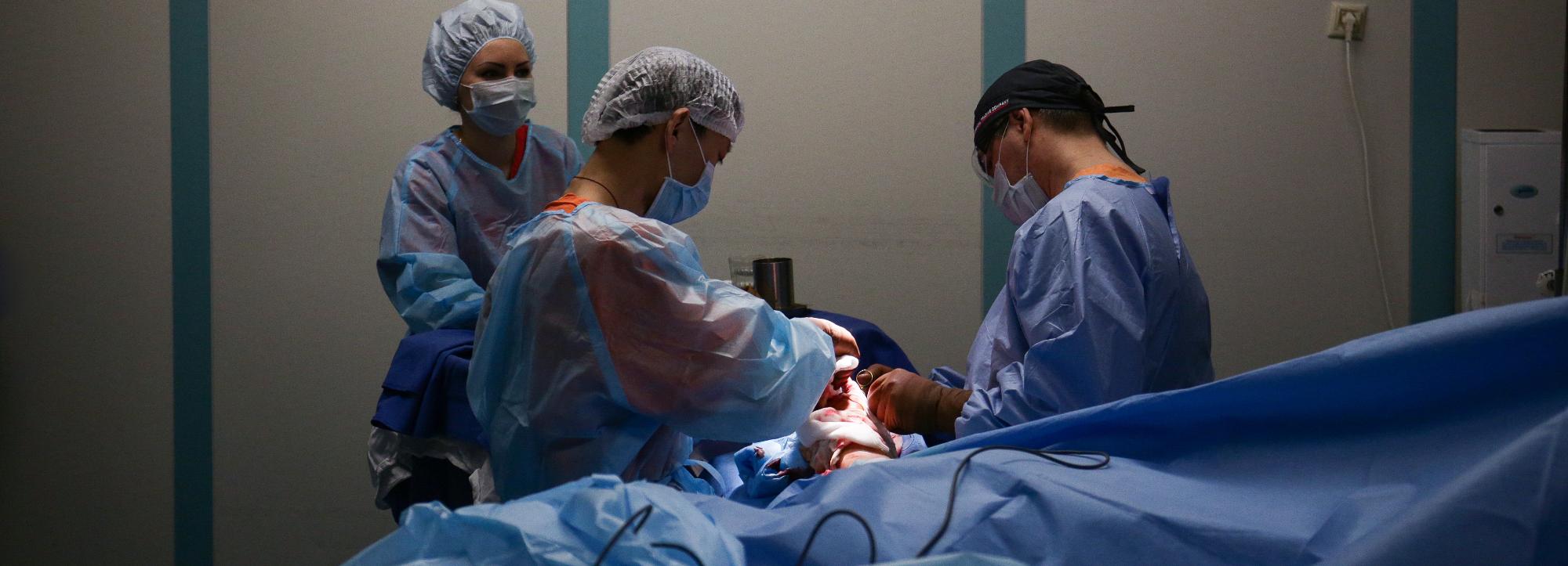 Пациентке-дюймовочке выполнили сложную операцию в Новосибирске