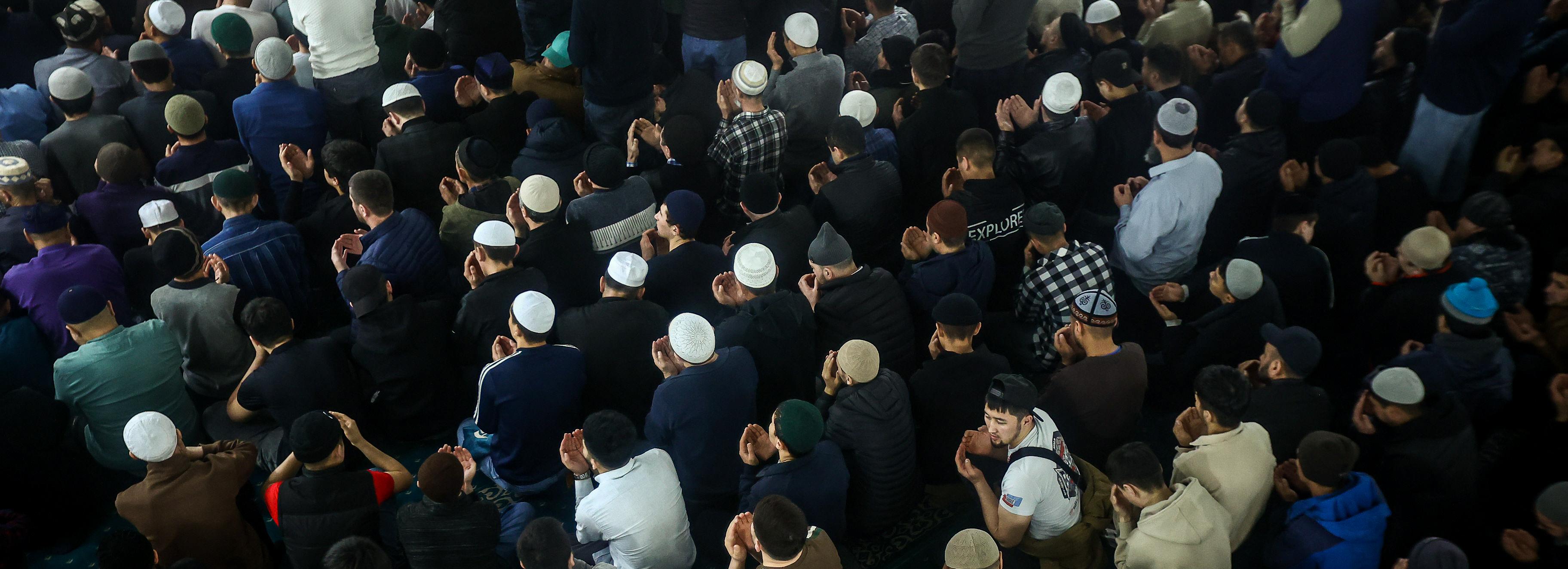 Если вы пропустили: война с автохламом, Ураза-байрам и привет космонавту