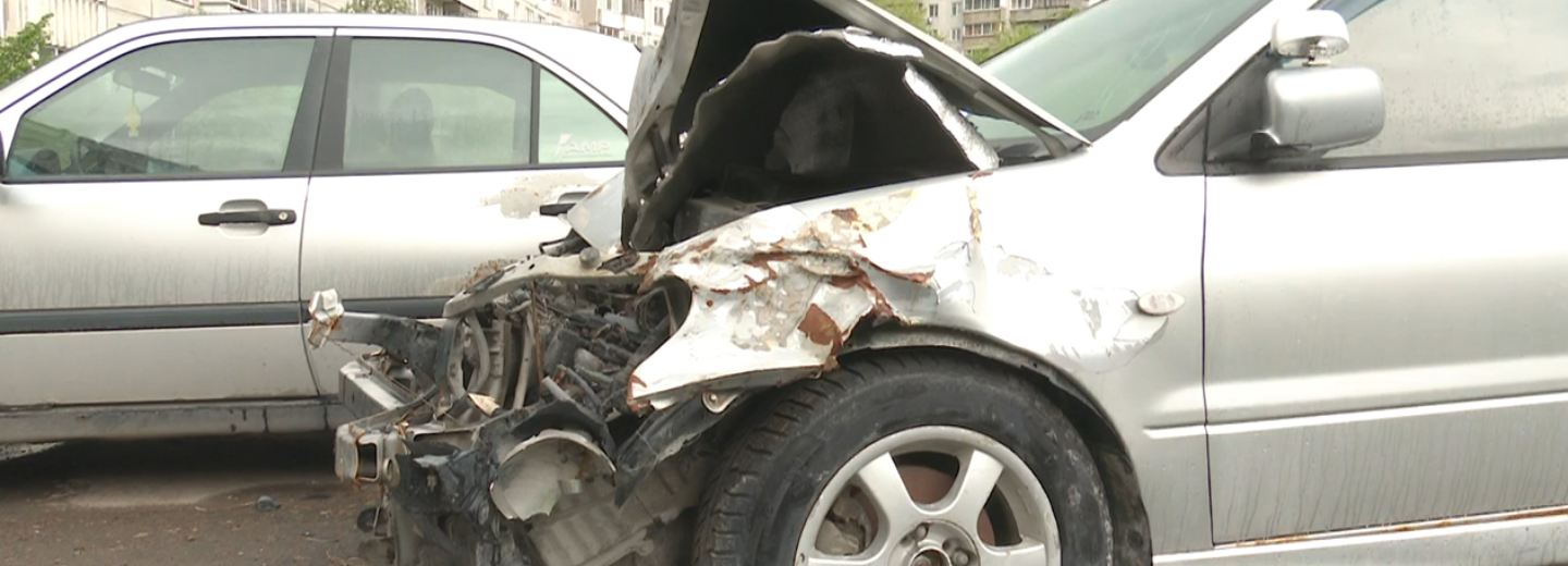 Без номеров и стёкол: бесхозные авто эвакуируют по новым правилам