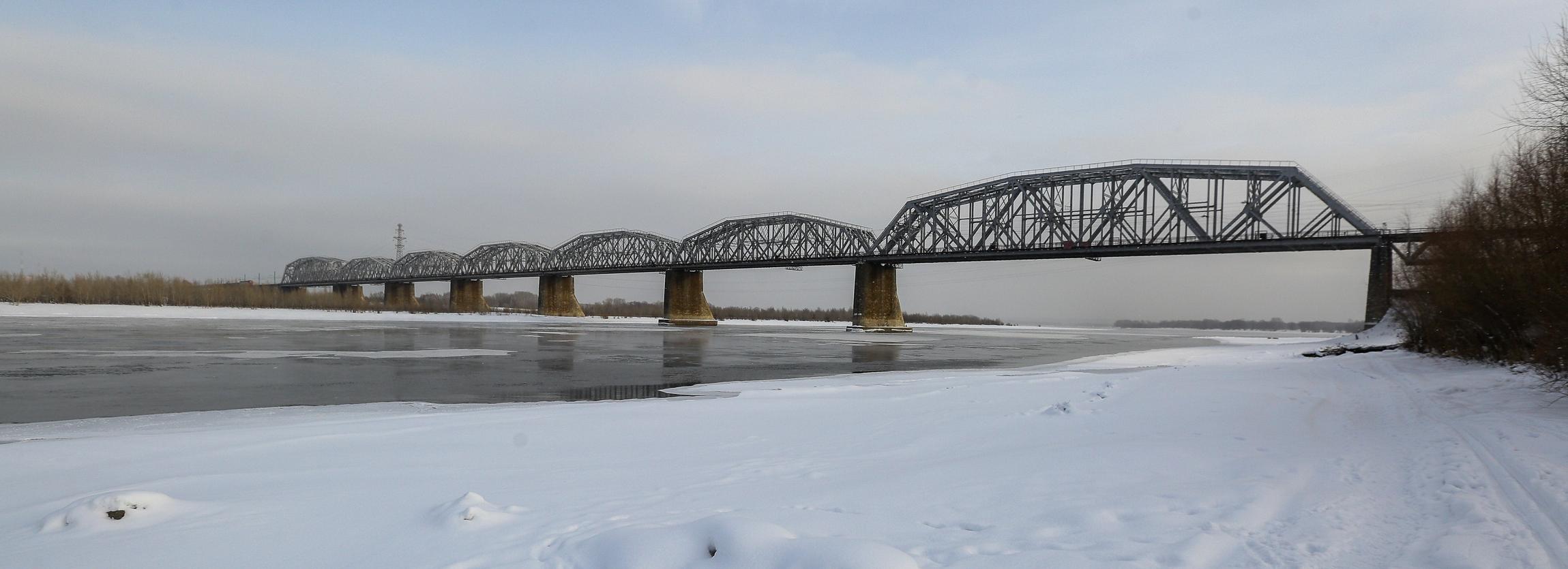 Комсомольскому мосту — 90 лет: как строили первую двухпутную переправу