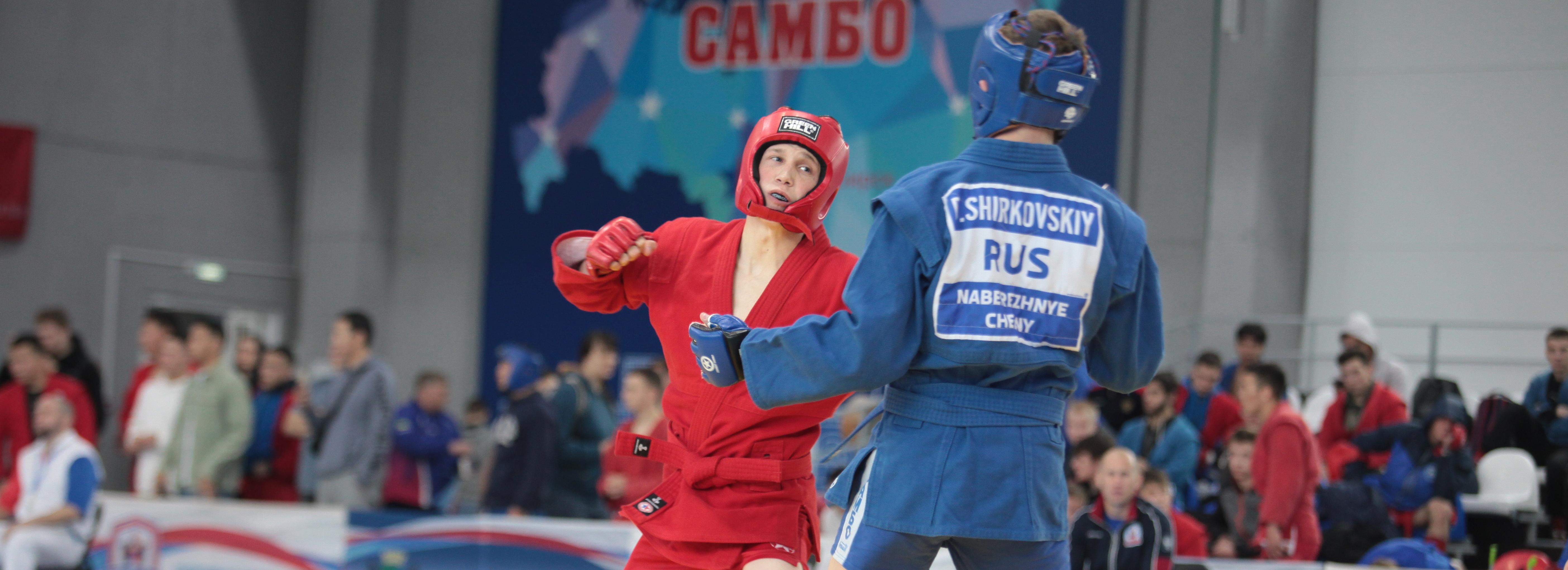 Сотня самбистов съехалась в Новосибирск побороться за кубок мэра