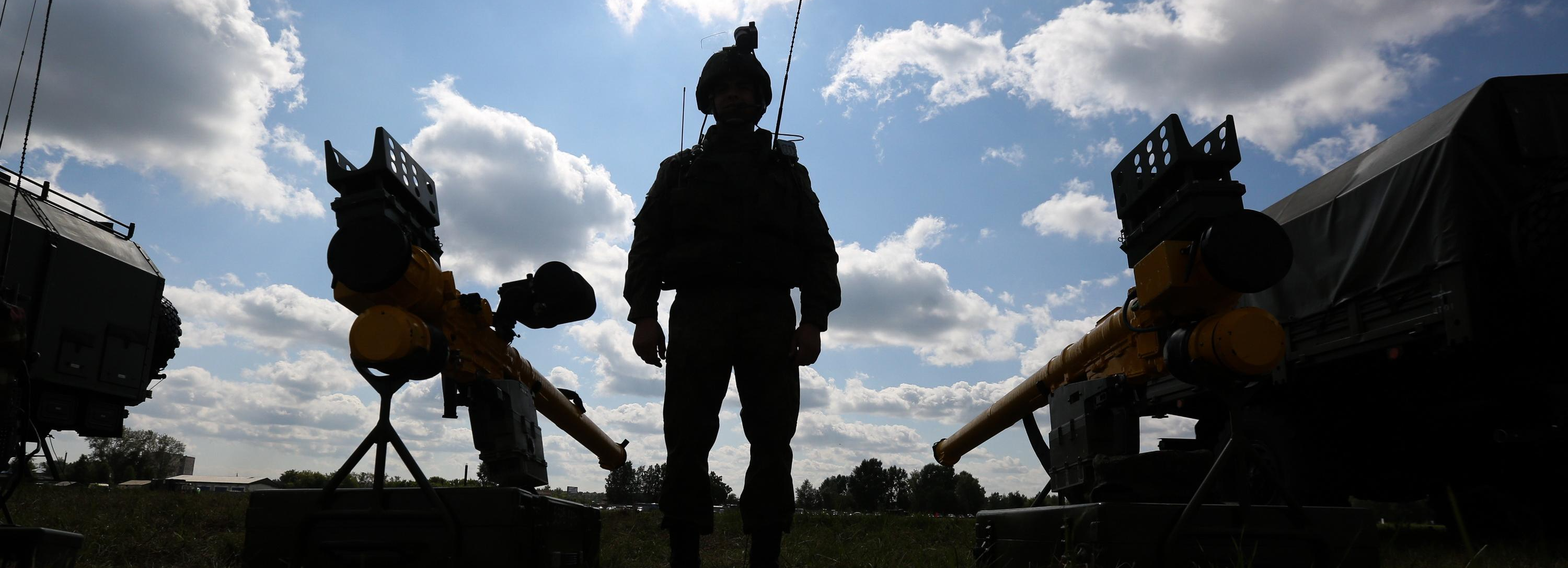 Товарищи, выплаты, традиции: какие ещё преимущества у службы с земляками