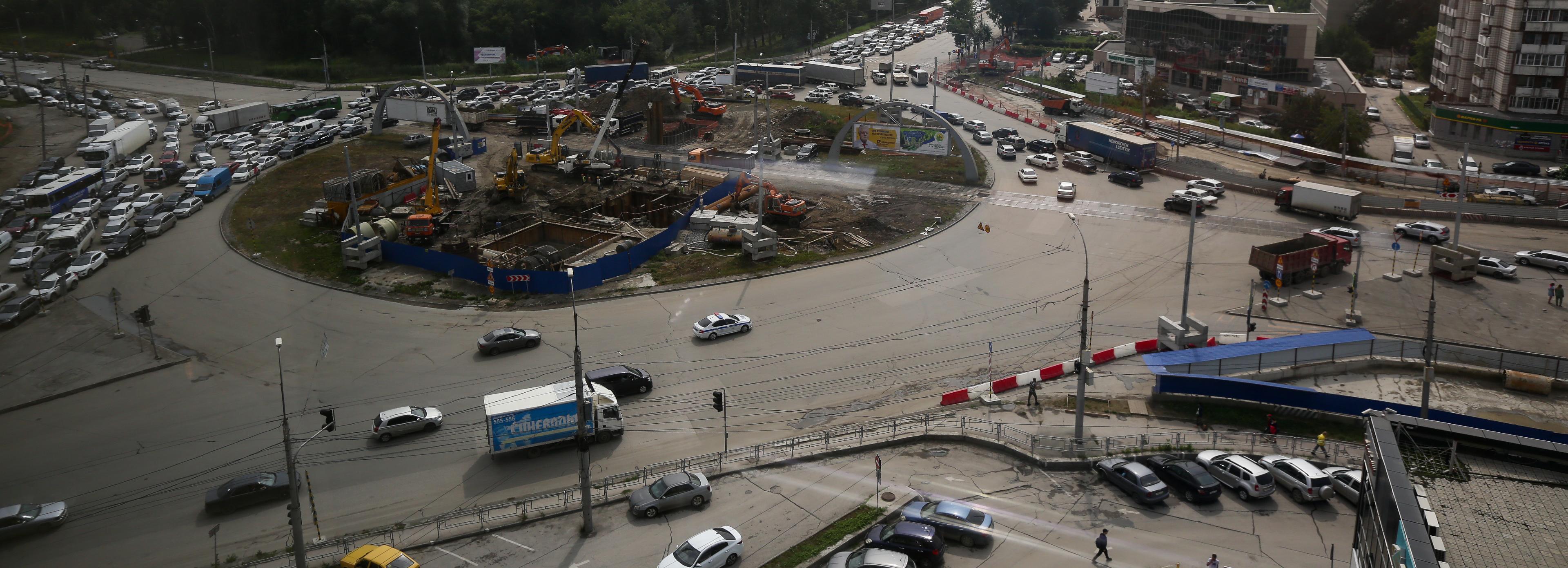 Из-за стройки моста уберут остановку на площади Труда в Новосибирске