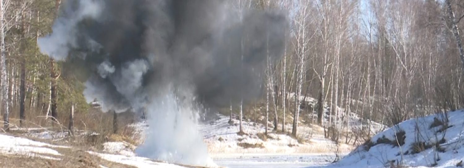 Военные спасли от паводка важную дорогу под Новосибирском