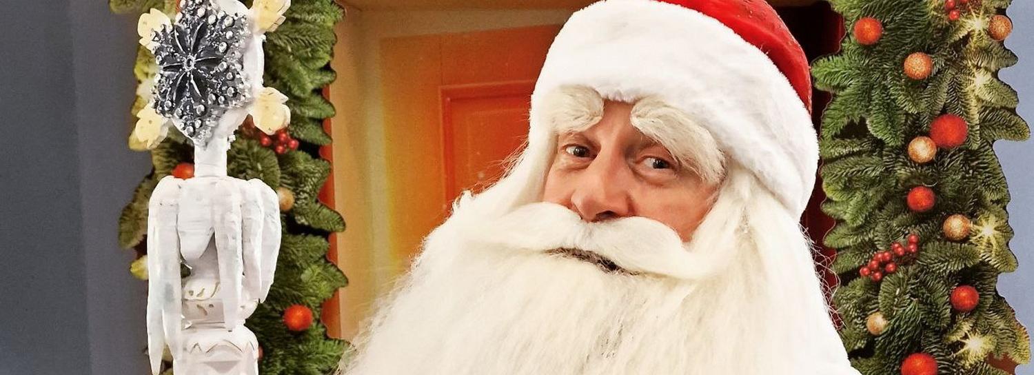 Новосибирцев зовут в «Победу» на день рождения Деда Мороза