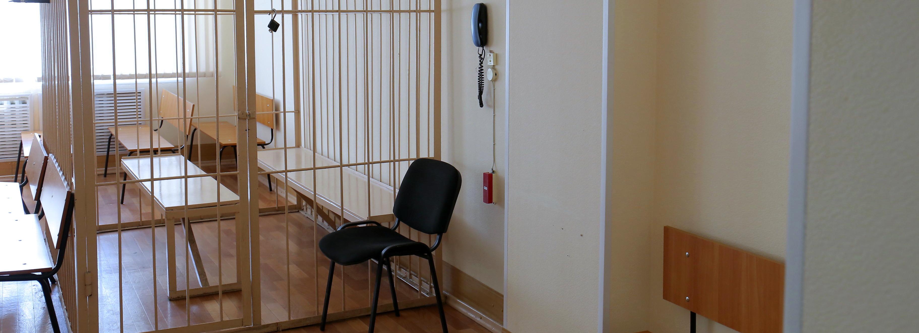 Дело о выброшенном в мусорный бак ребёнке дошло до суда в Новосибирске