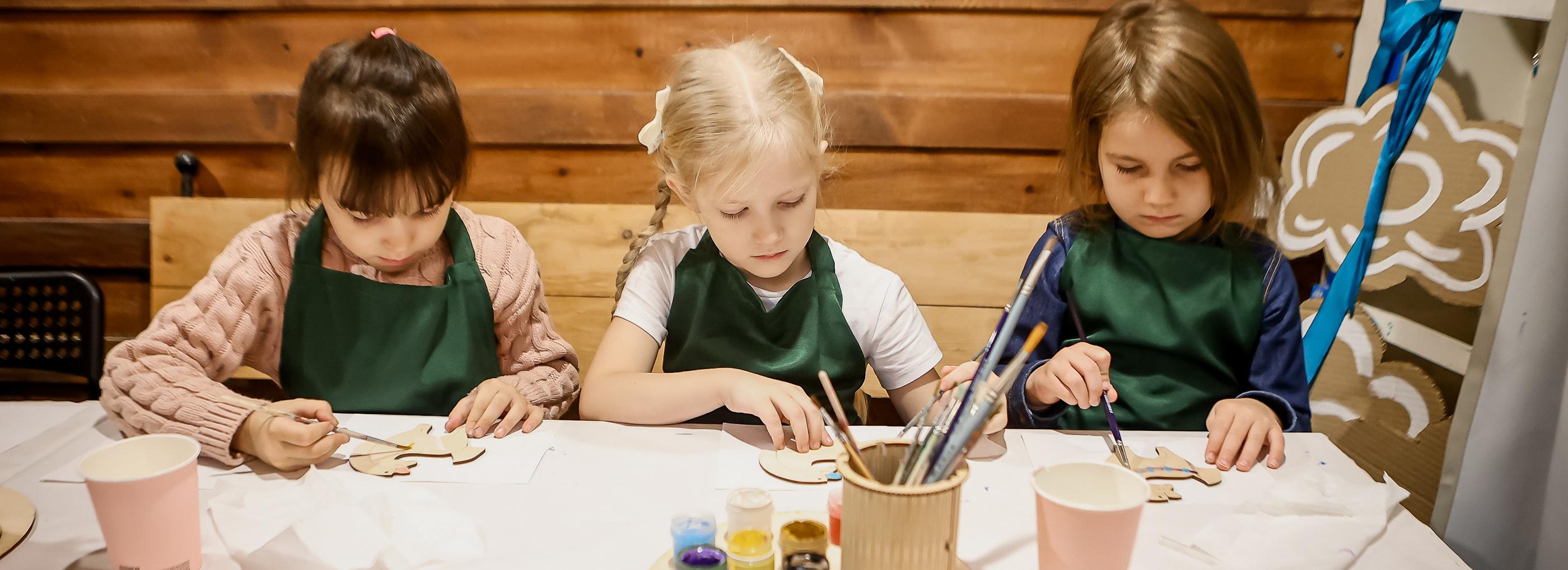 Чудо-фабрика: как в Новосибирске дети создают игрушки на настоящем станке