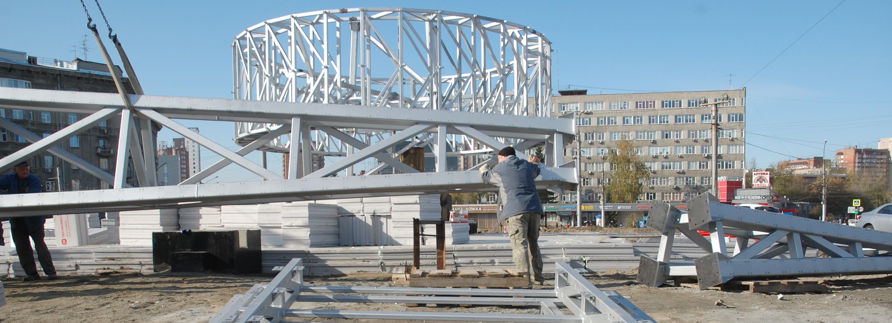 20-тонную стелу на площади Калинина смонтируют с помощью кранов