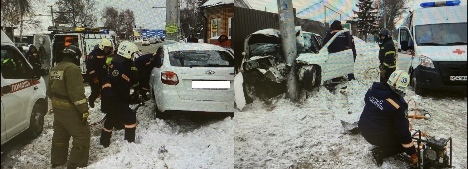 «Ладу Гранту» намотало на столб на Жуковского: пострадали двое