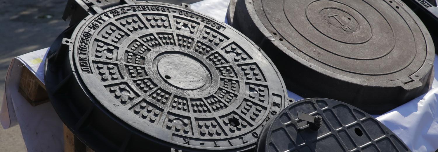 Горе люковое: колодцы в Новосибирске закроют на замки