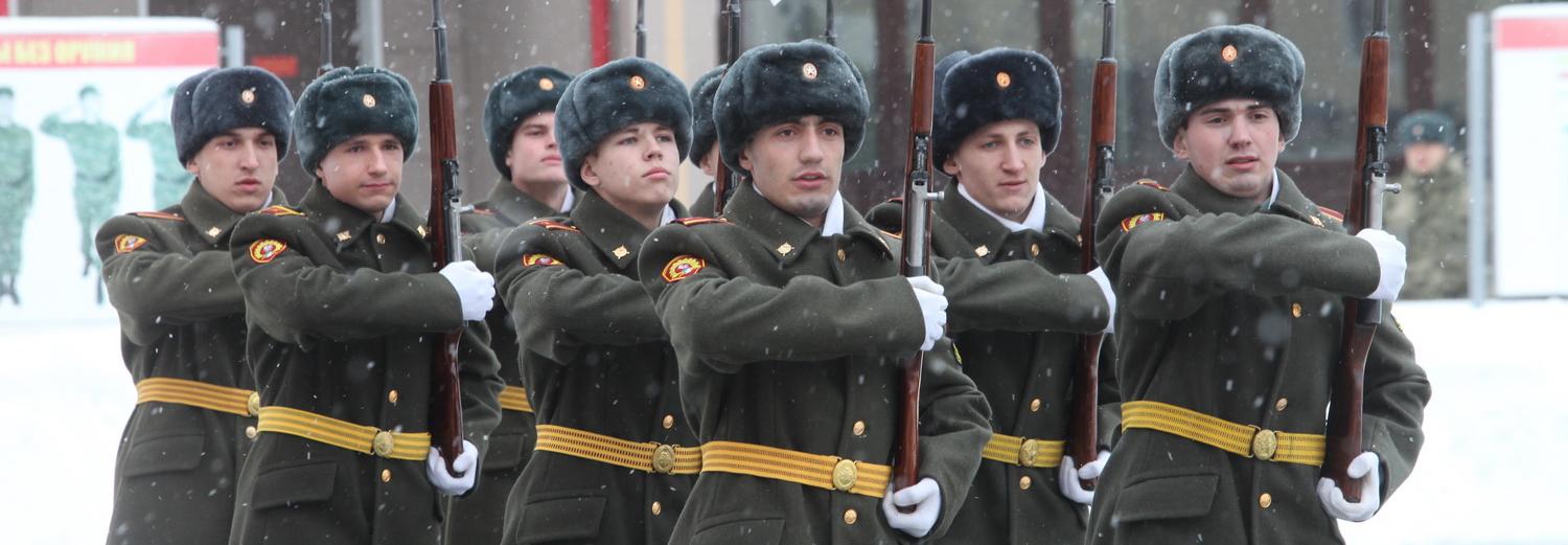 Школьников пустили на плац Росгвардии в честь 23 февраля