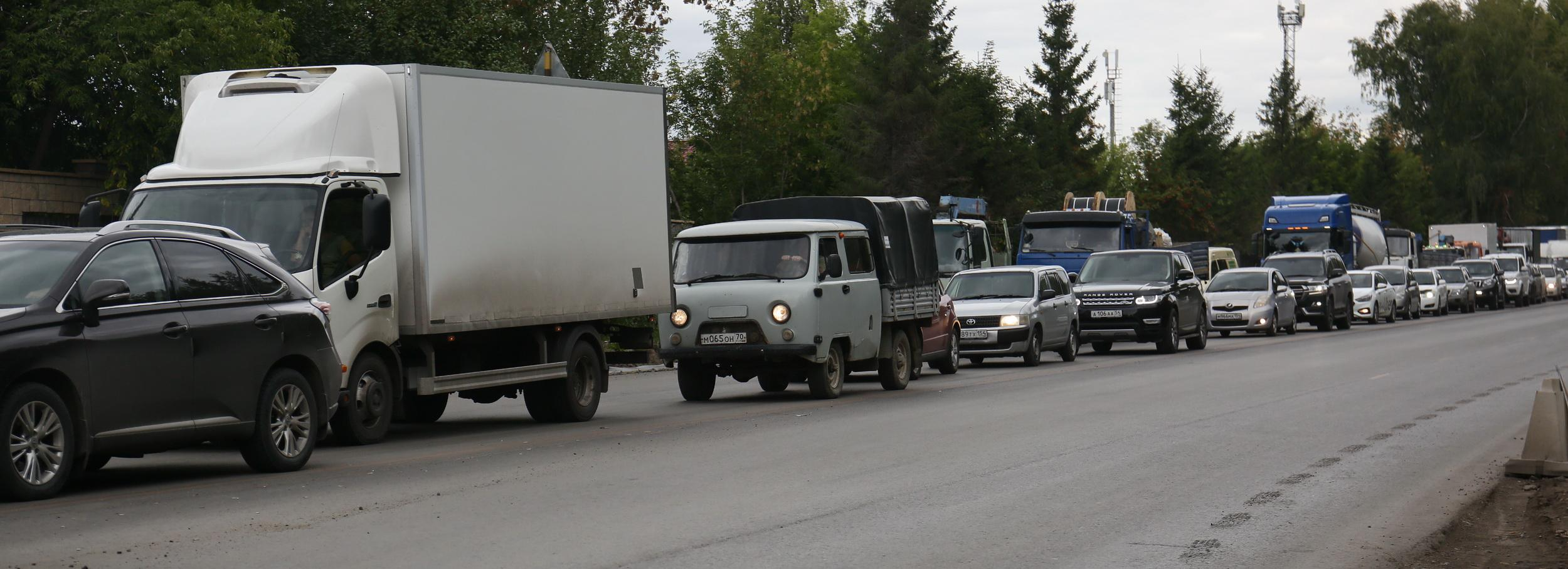 Состояние дорог после зимы начинают обследовать в Новосибирске