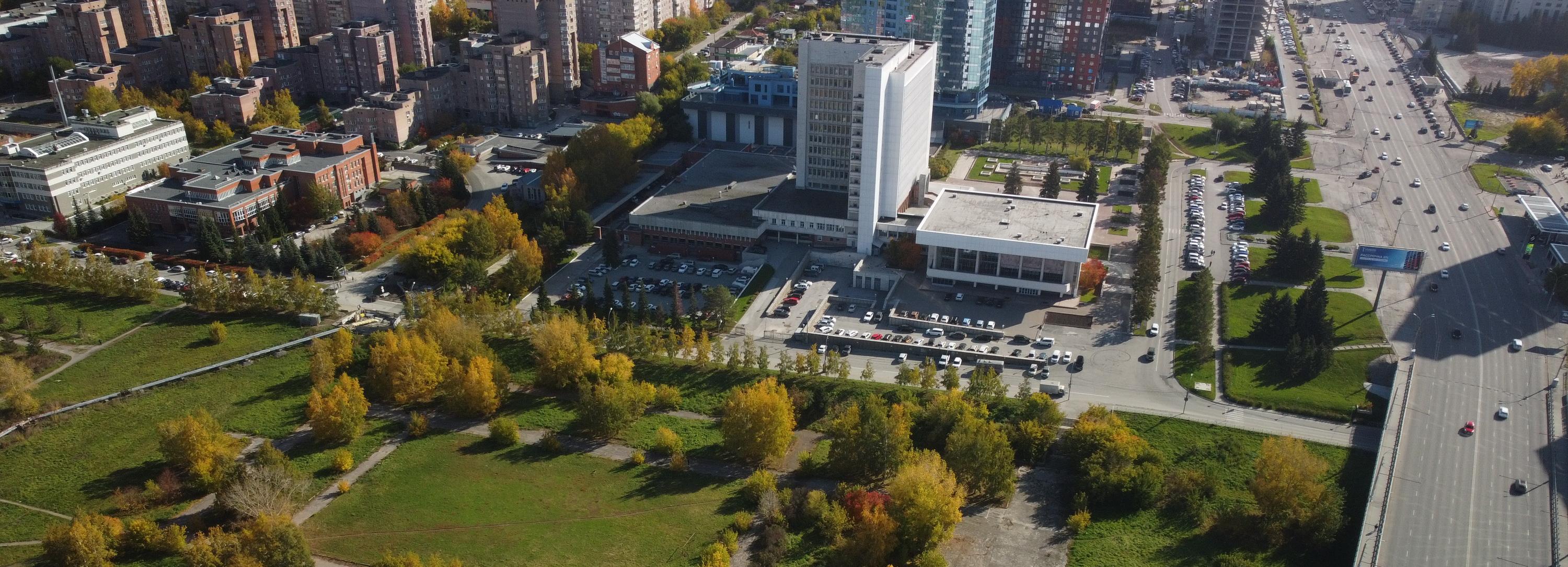 Шумозащитным экраном хотят оградить сквер у заксобрания от Ипподромской