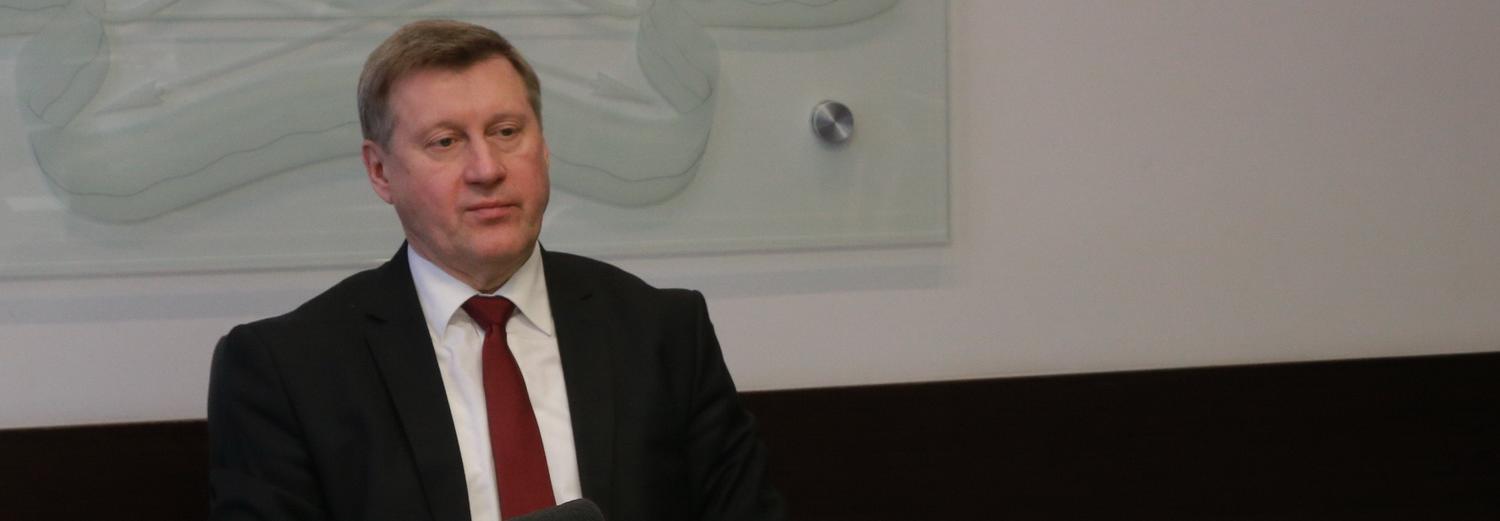 Локоть предложил внести в Конституцию поправку о прямых выборах мэров