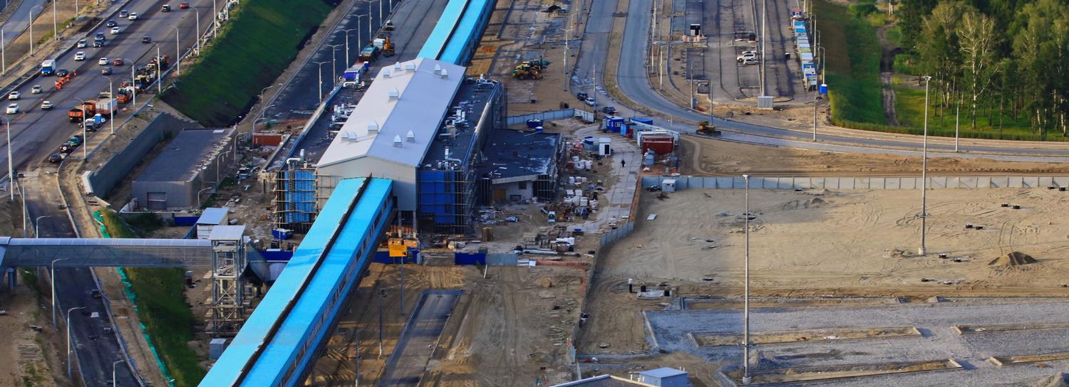 На станции «Спортивная» установили двери и завершили отделку фойе