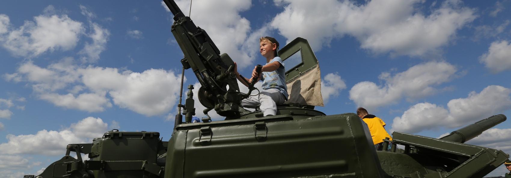 Афиша выходных: салют на набережной, солдатская каша и репетиция Масленицы