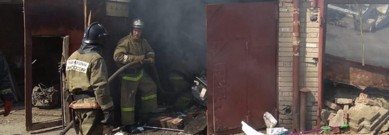 Три человека пострадали при взрыве газа в гаражах на Виктора Уса