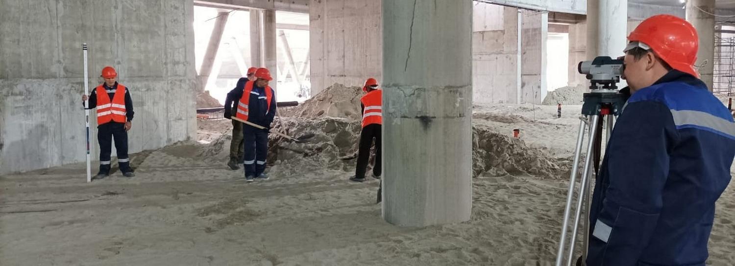 Осуждённые помогают на стройке ледовой арены в Новосибирске