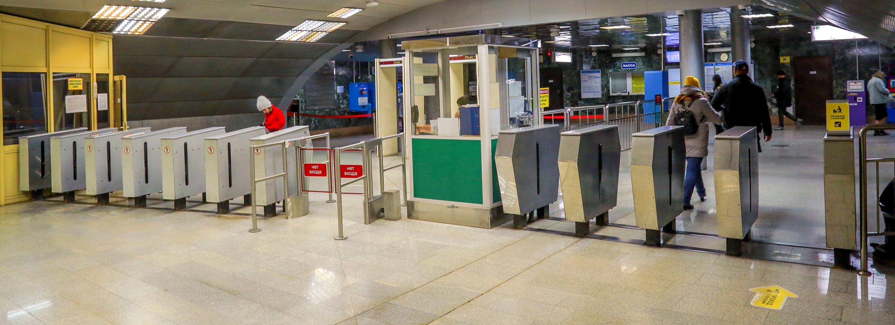 Дополнительные турникеты для «СберТройки» открывают в метро Новосибирска