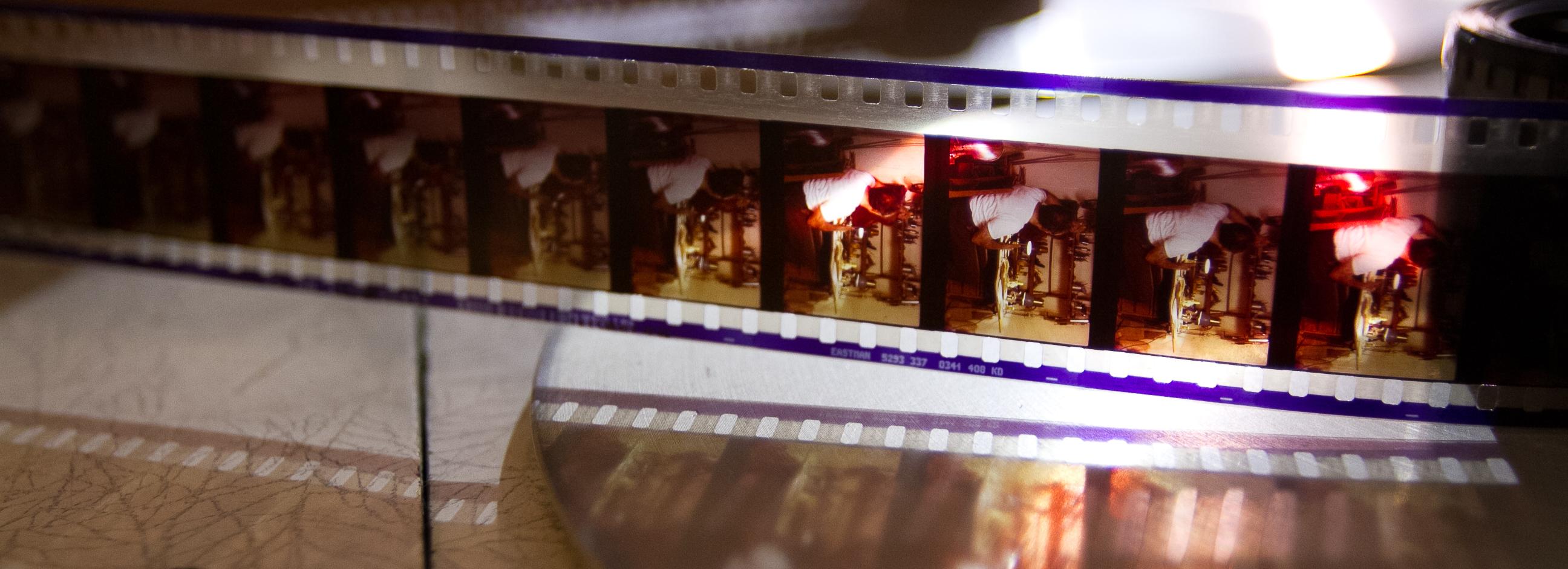 Новосибирцев зовут на набережную смотреть «Фантомаса» с плёнки