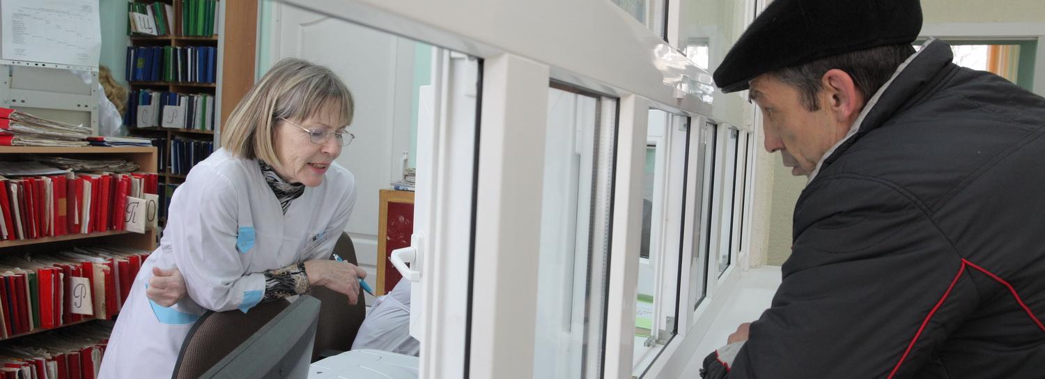 Новосибирцев с симптомами ОРВИ просят не ходить в поликлиники