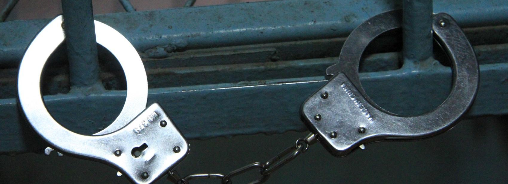 Парня, ударившего 15 раз ножом свою девушку, задержали в Новосибирске