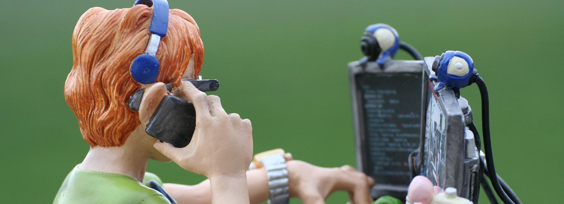 Работа в Новосибирске: ныряющий в железо копирайтер и менеджер по счастью