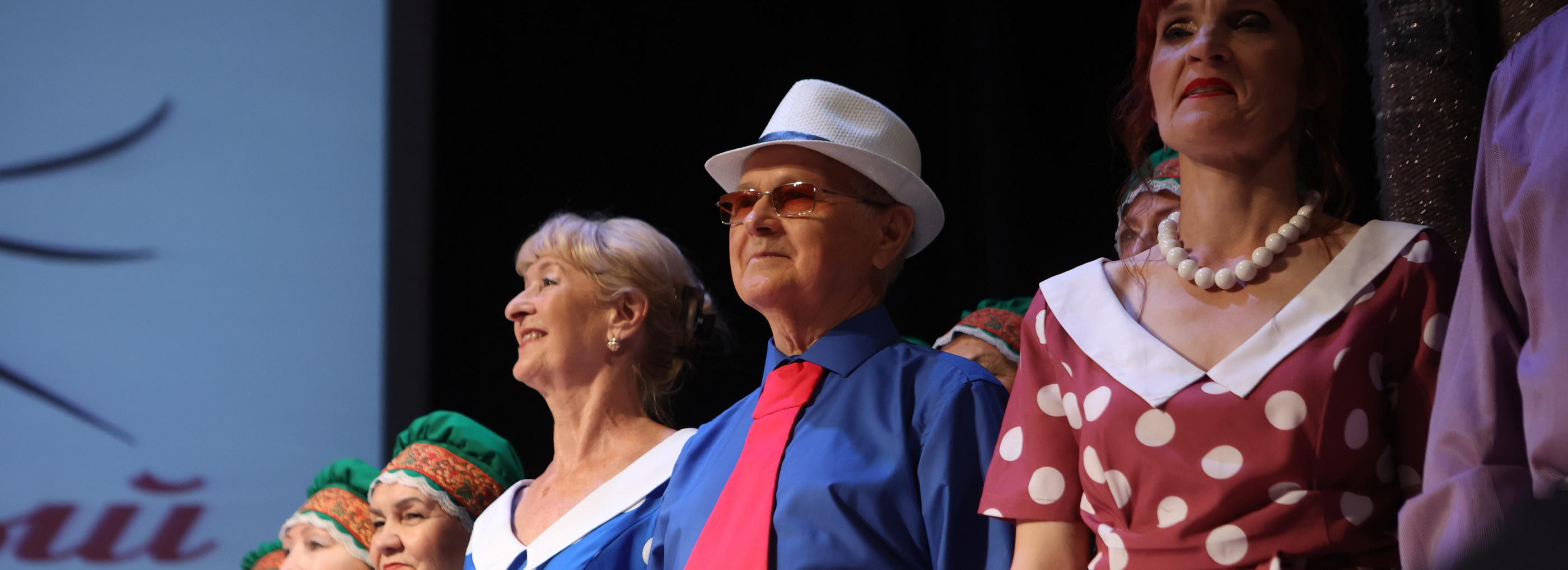 Как новосибирская студия «Элегантный возраст» отметила выпускной: фото