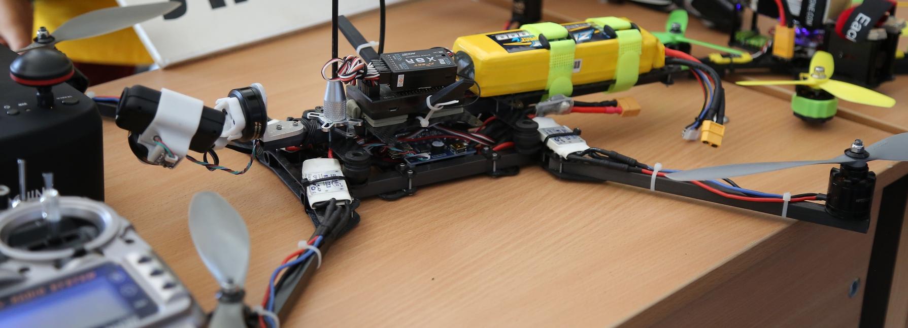 Квиддич на квадрокоптерах устроили в новосибирской школе