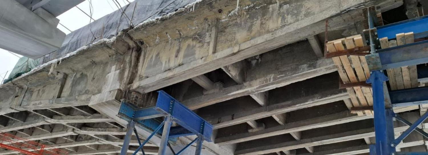 Крылья железобетонного моста-птицы укрепили на Бердском шоссе