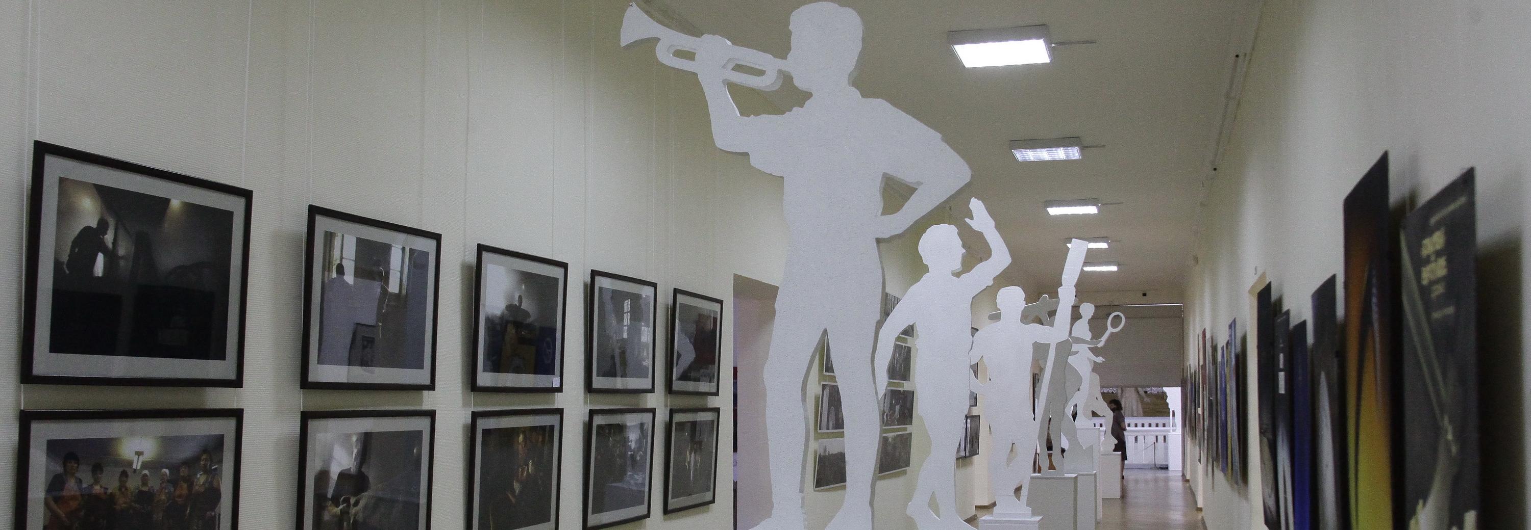 Плакаты, пионеров и «секретики» выставили в Художественном музее