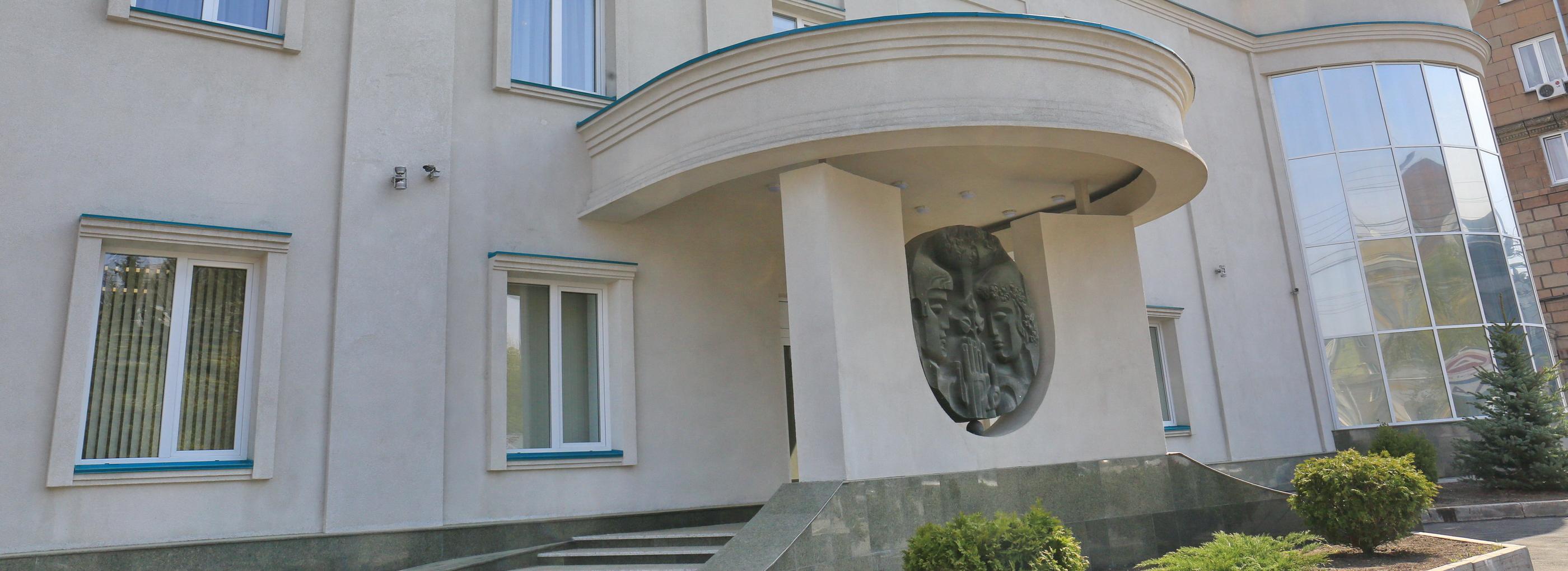 В Новосибирске ЗАГС начал приём заявлений на 25.02.2025 и на 8 июля 2025