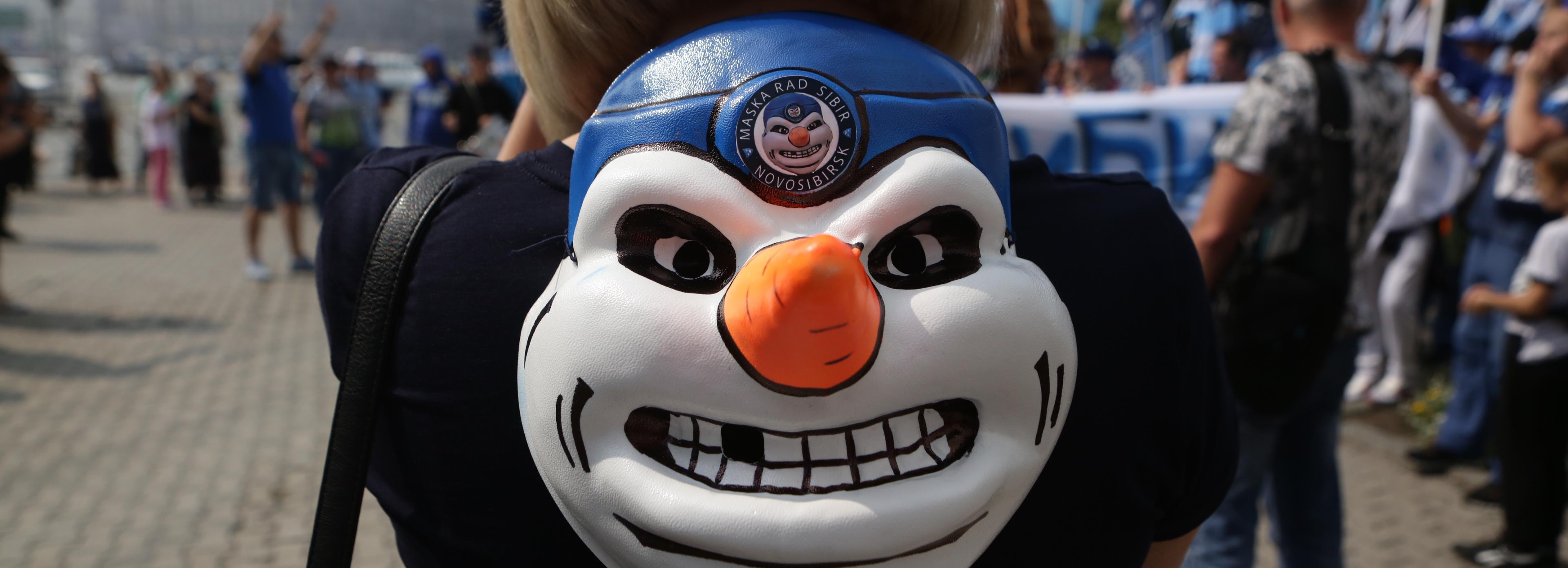 Работа в Новосибирске: лепщик игрушек, дезинфектор и хоккейный продавец