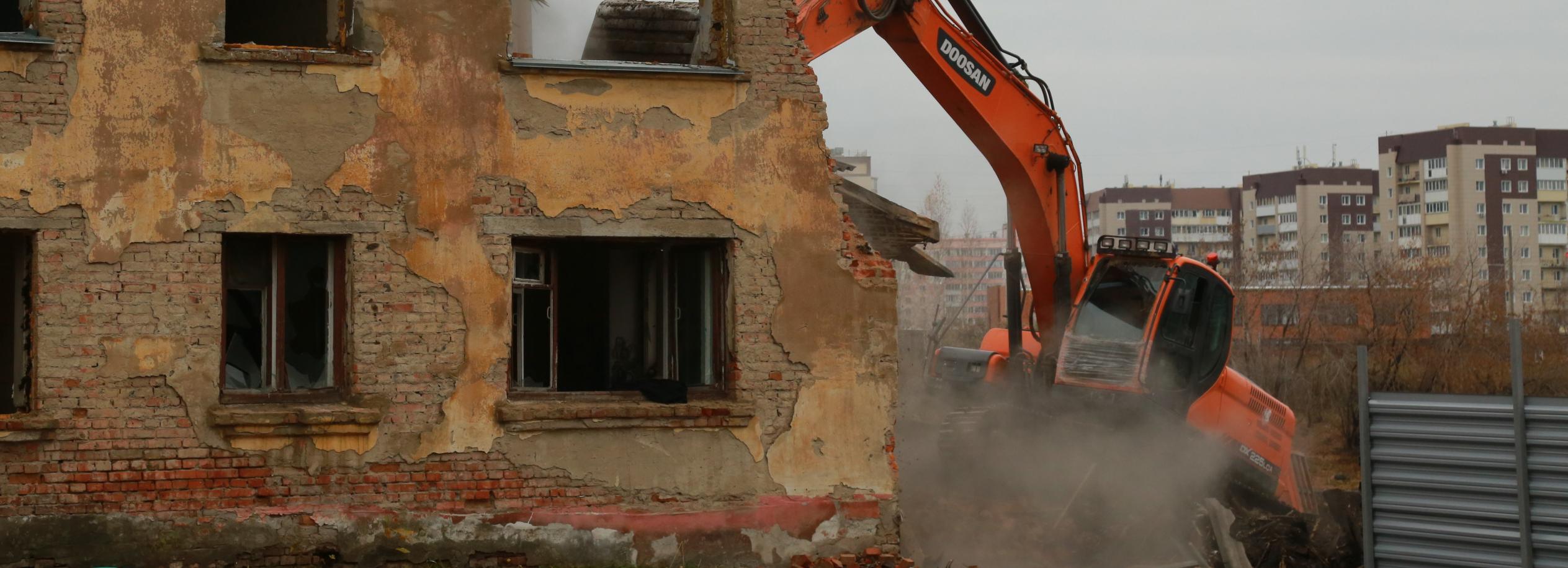 Аварийными признали 17 старых двухэтажек возле метро «Золотая нива»