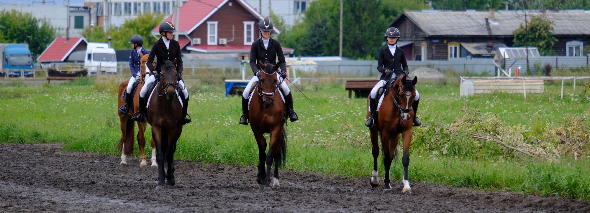 Лучших наездников из семи регионов собрал «Большой Сибирский круг»