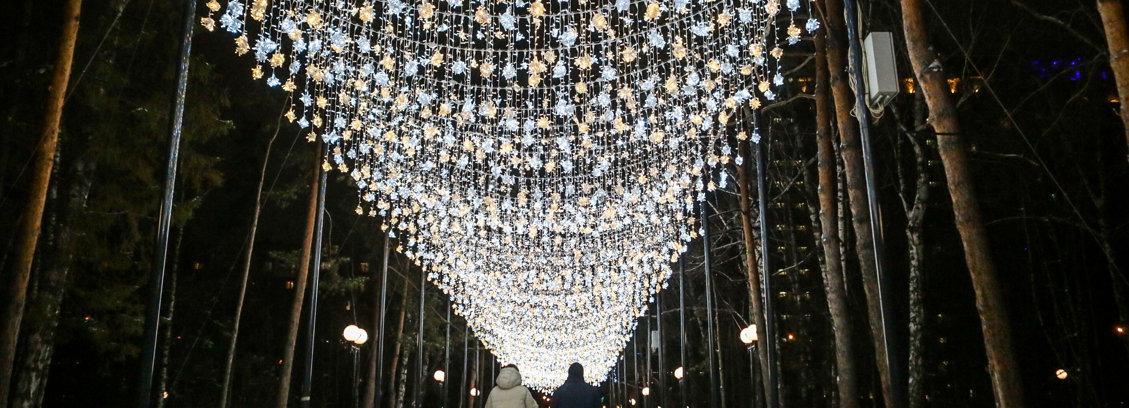 Световой потолок в Центральном парке перевели на весенний режим работы