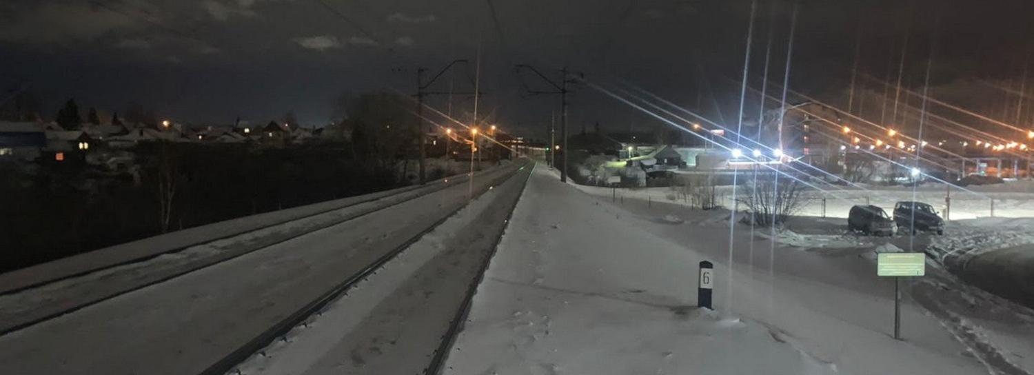 33-летний мужчина погиб под колёсами электрички в Новосибирске