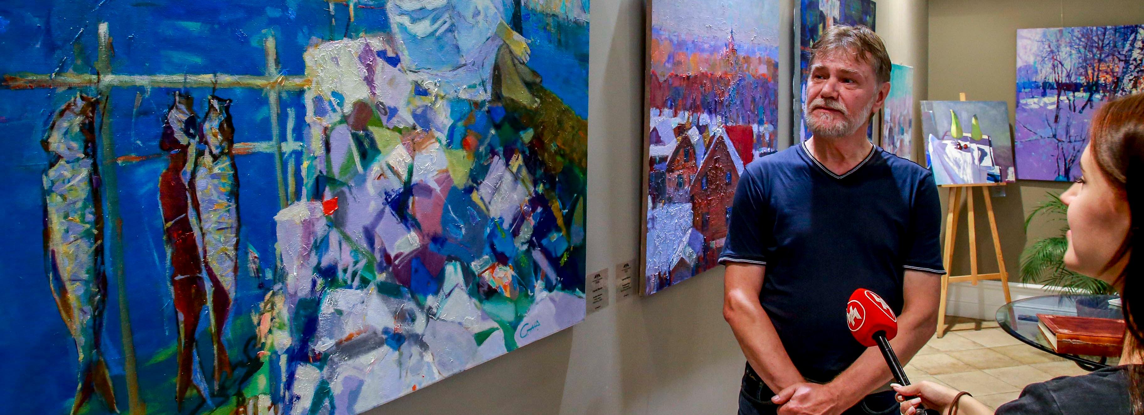 Экспрессивную живопись привёз в Новосибирск художник из Иркутска