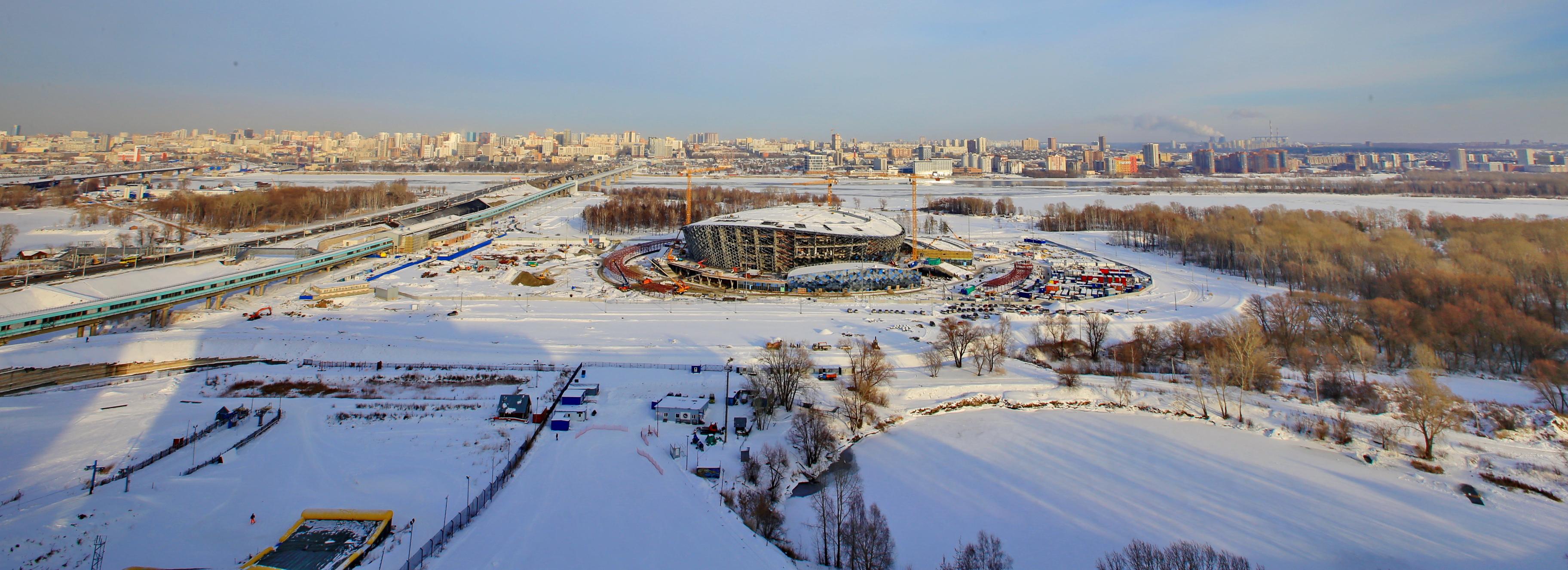 На стройке ЛДС в Новосибирске заканчивают монтаж фальцевой кровли