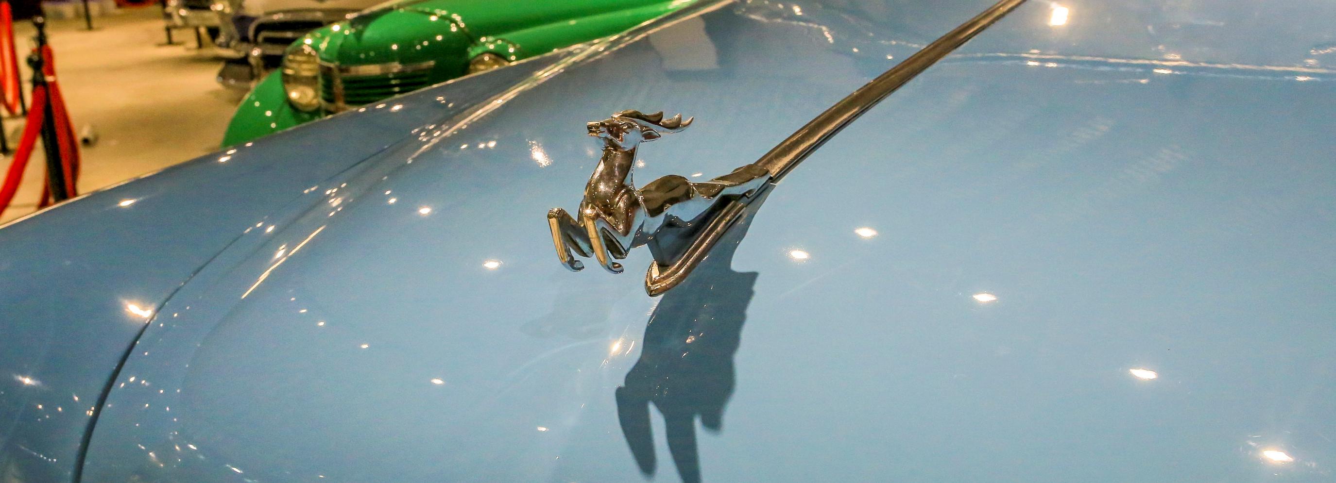 Автомобили военных лет из музея СССР проехали по Новосибирской области